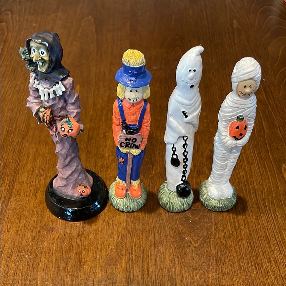 Halloween Figurine Set vintage